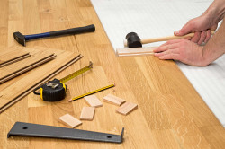 Pose de parquet contrecollé par un professionnel  